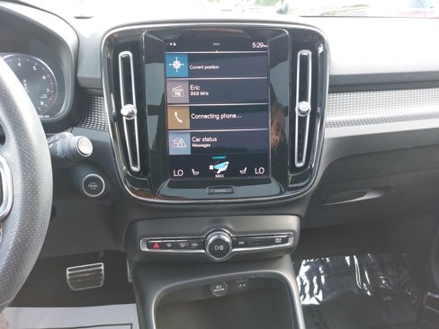 Used 2021 Volvo XC40 T4 R-Design w/ Climate Package image 22