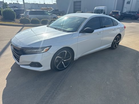 Used 2022 Honda Accord Sport image 2