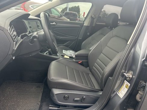Used 2024 Volkswagen Jetta SE image 15