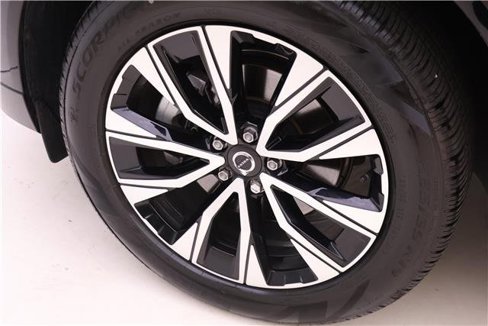 Certified 2025 Volvo XC60 B5 Core w/ Protection Package Premier image 23
