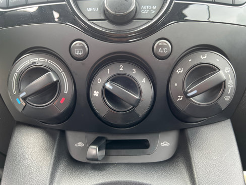 Used 2013 MAZDA MAZDA2 Touring image 22