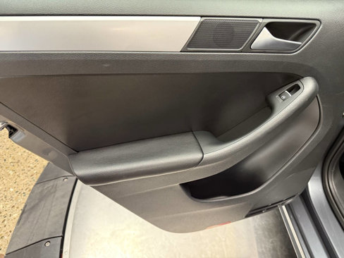 Used 2013 Volkswagen Jetta SE image 17