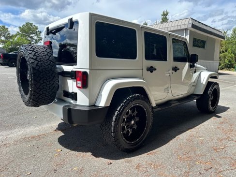 Used 2016 Jeep Wrangler Unlimited Sahara w/ Connectivity Group image 5