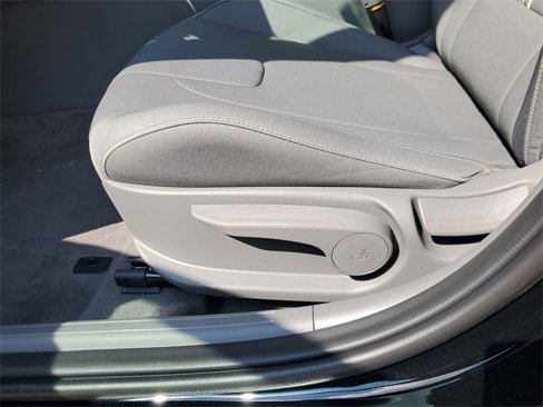 New 2025 Hyundai Elantra Sport image 13