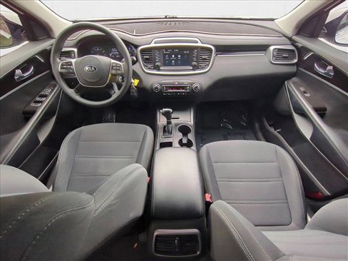 Used 2019 Kia Sorento LX image 16