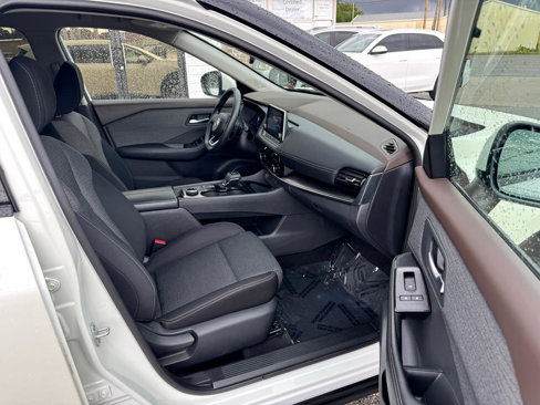 Used 2021 Nissan Rogue SV image 28