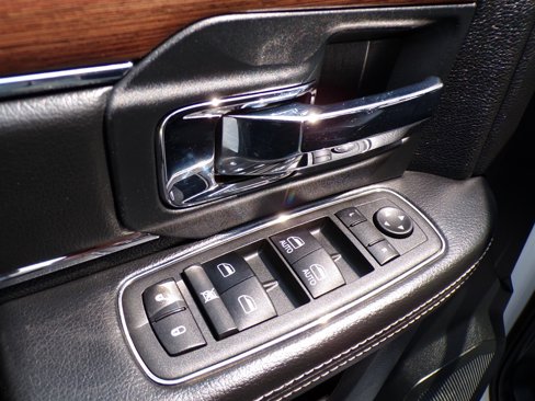Used 2014 RAM 3500 Laramie image 26