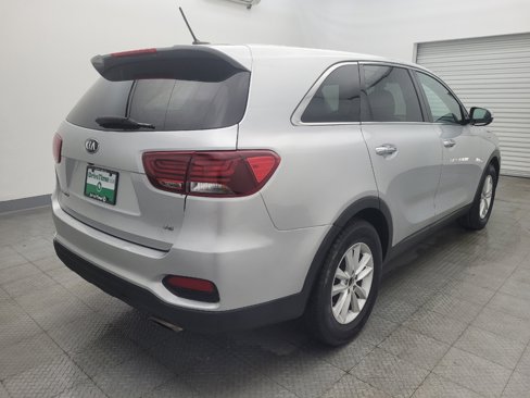 Used 2020 Kia Sorento LX image 9