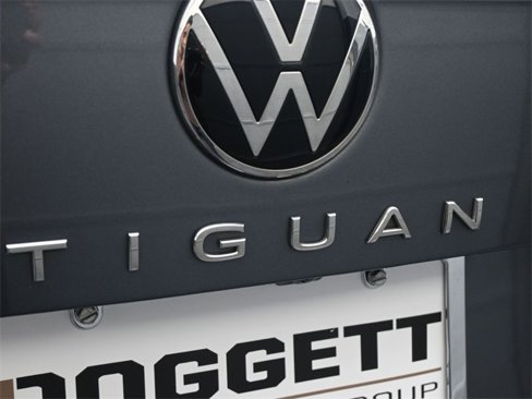 Used 2022 Volkswagen Tiguan SEL R-Line image 16