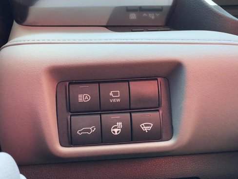 Used 2021 Toyota Highlander Limited image 22