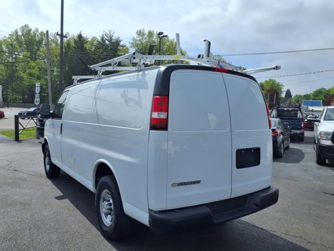 Used 2021 Chevrolet Express 3500 w/ Driver Convenience Package image 7