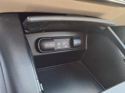 Used 2019 Kia Sorento LX w/ LX Convenience Package image 18