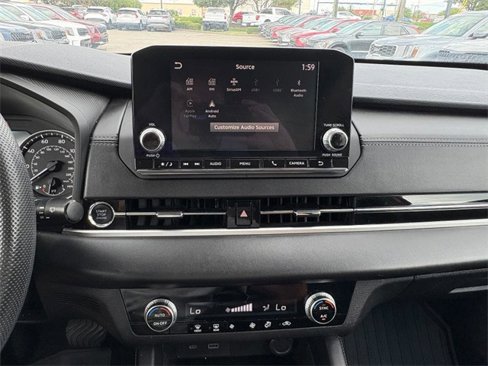 Used 2022 Mitsubishi Outlander ES image 14
