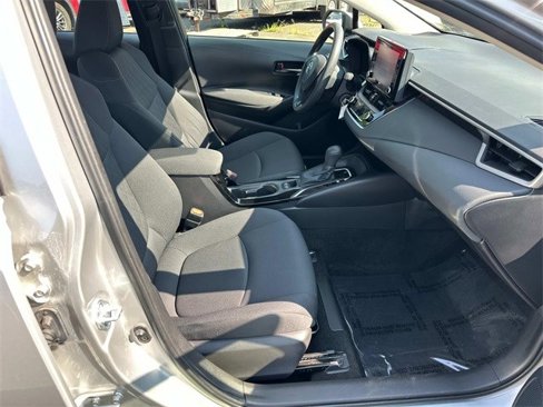 Used 2022 Toyota Corolla LE image 9