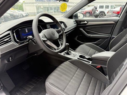 Used 2022 Volkswagen Jetta Sport image 3