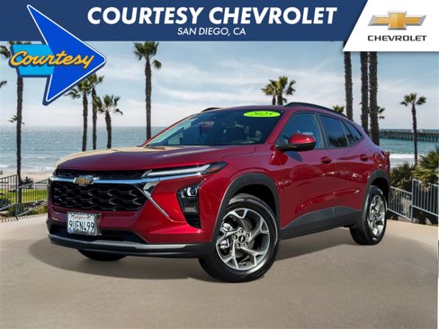 Used 2025 Chevrolet Trax LT image 1