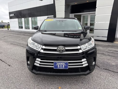 Used 2018 Toyota Highlander XLE image 2