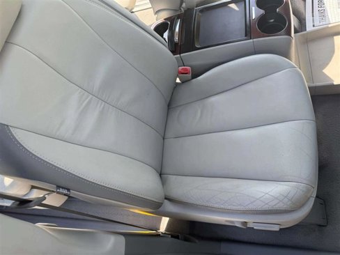Used 2011 Toyota Sienna Limited image 25