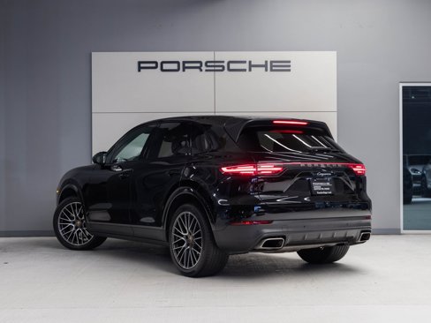 Certified 2022 Porsche Cayenne image 3