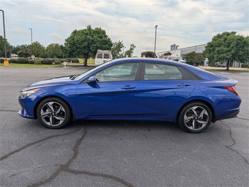 Used 2023 Hyundai Elantra SEL w/ Convenience Package image 6