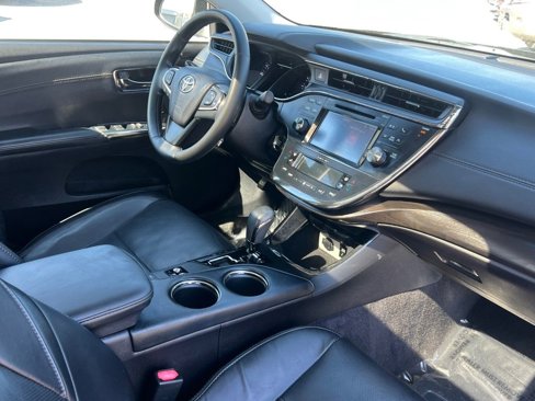 Used 2016 Toyota Avalon Limited image 11