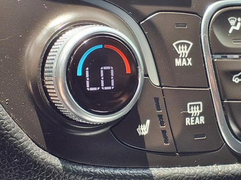 Used 2018 Chevrolet Equinox LT image 19