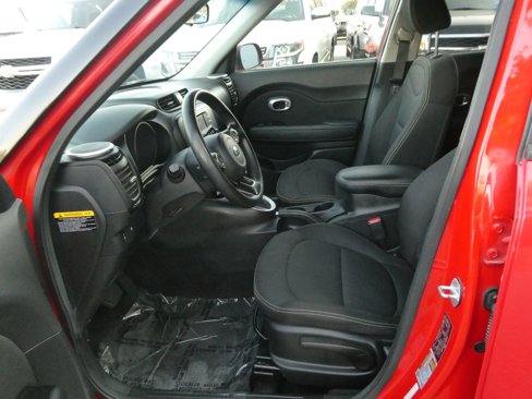 Used 2016 Kia Soul + image 12