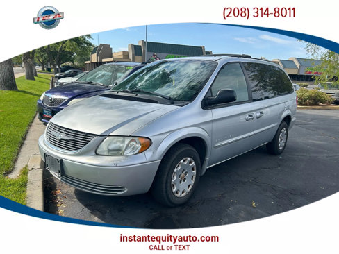 Used 2001 Chrysler Town & Country LX image 1