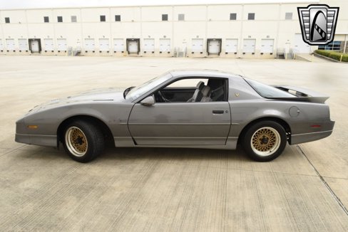 Used 1988 Pontiac Firebird Trans Am image 2