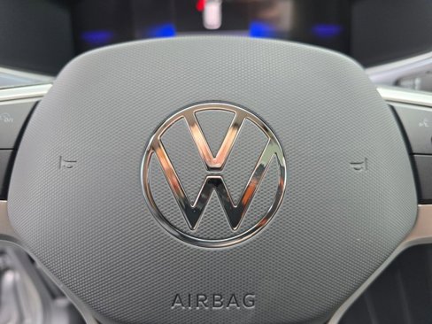 New 2025 Volkswagen Taos SE image 36