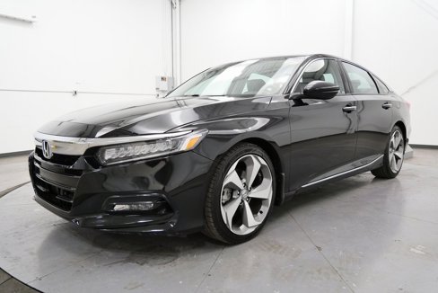 Used 2020 Honda Accord Touring image 3