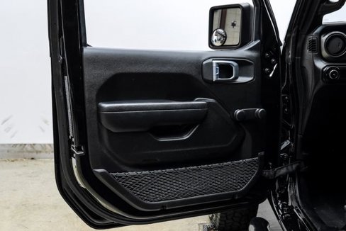 Used 2023 Jeep Wrangler Sport image 59