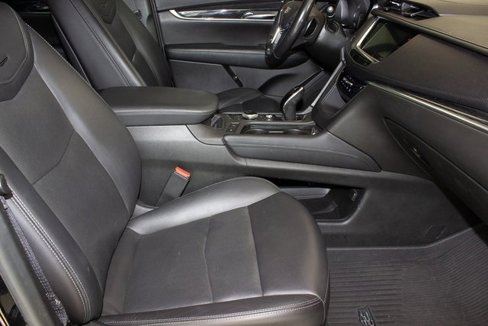 Used 2020 Cadillac XT5 Premium Luxury w/ LPO, Floor Liner Package image 9
