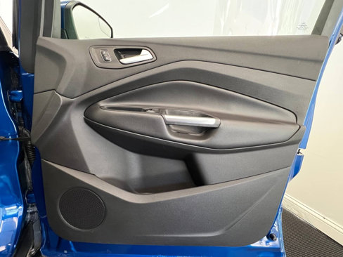 Used 2017 Ford Escape SE image 11