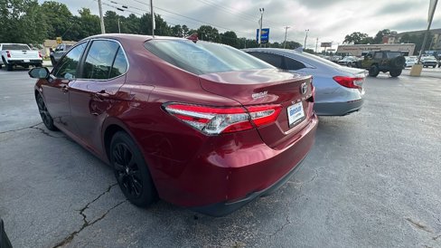 Used 2020 Toyota Camry LE image 9