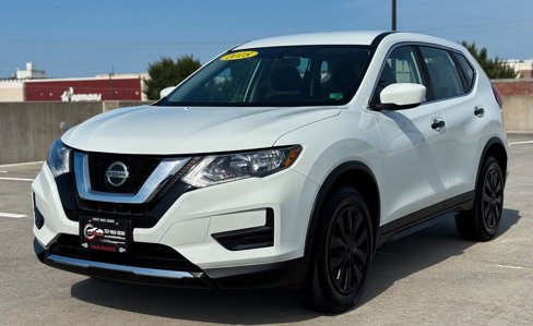 Used 2018 Nissan Rogue S image 1