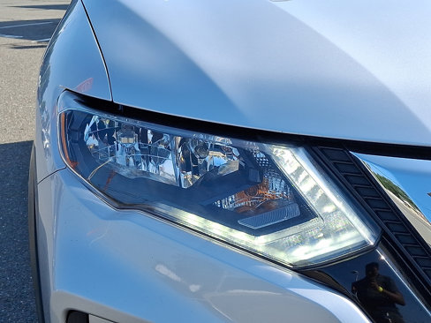 Used 2019 Nissan Rogue SV image 9