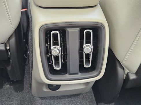 New 2026 Volvo XC40 B4 Plus w/ Protection Package image 19
