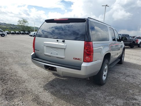Used 2011 GMC Yukon XL SLE w/ Suspension Package, Off-Road image 4
