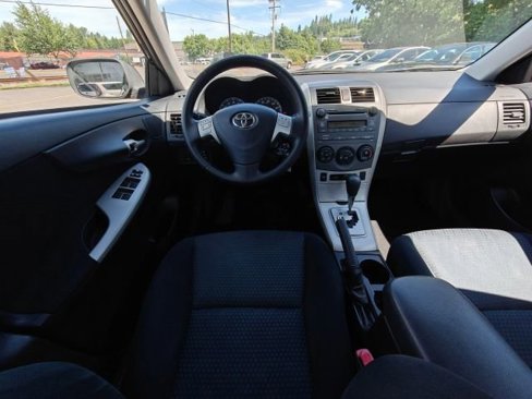 Used 2009 Toyota Corolla XRS image 11