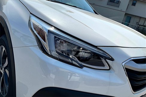 Used 2022 Subaru Outback Limited image 32