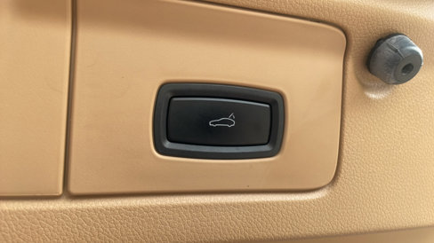 Used 2011 Porsche Panamera 4 image 28
