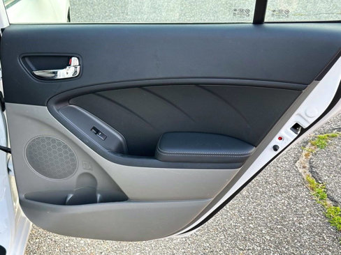 Used 2015 Kia Forte EX image 19