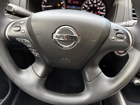 Used 2020 Nissan Pathfinder S image 21