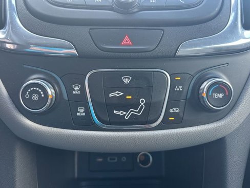 Used 2020 Chevrolet Equinox LS w/ LS Convenience Package image 21