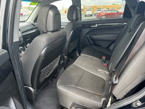 Used 2015 Kia Sorento LX image 12