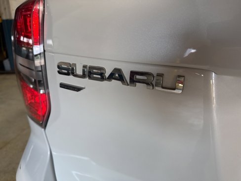 Used 2015 Subaru Forester 2.5i Limited image 9