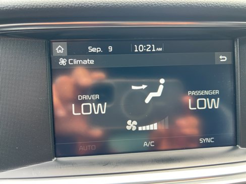 Used 2017 Kia Optima EX image 22