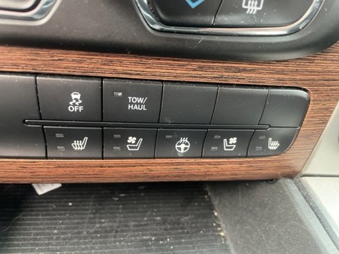 Used 2019 RAM 1500 Laramie w/ Convenience Group image 14