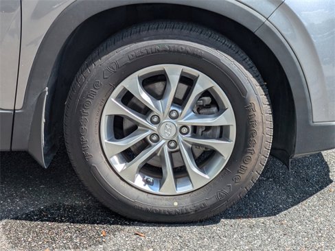 Used 2019 Hyundai Santa Fe SE image 9